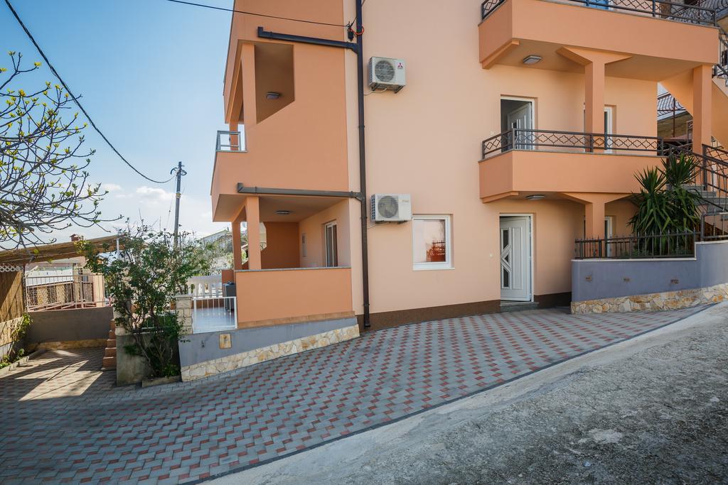 Apartments Viljac Трогір Екстер'єр фото